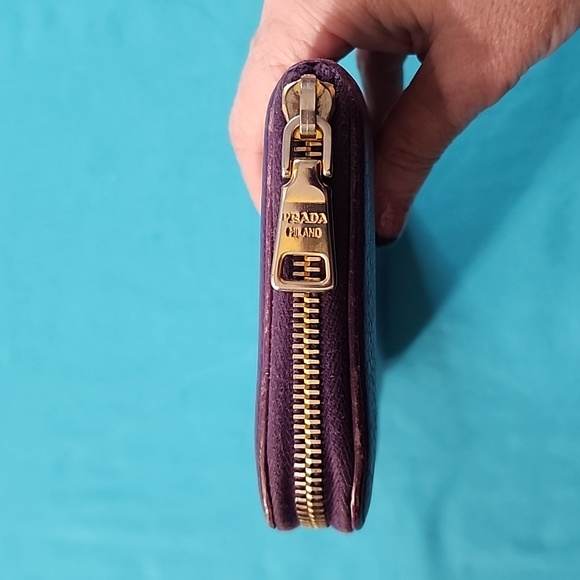 Prada Logo Zip Around Purple wallet - Picture 5 of 16